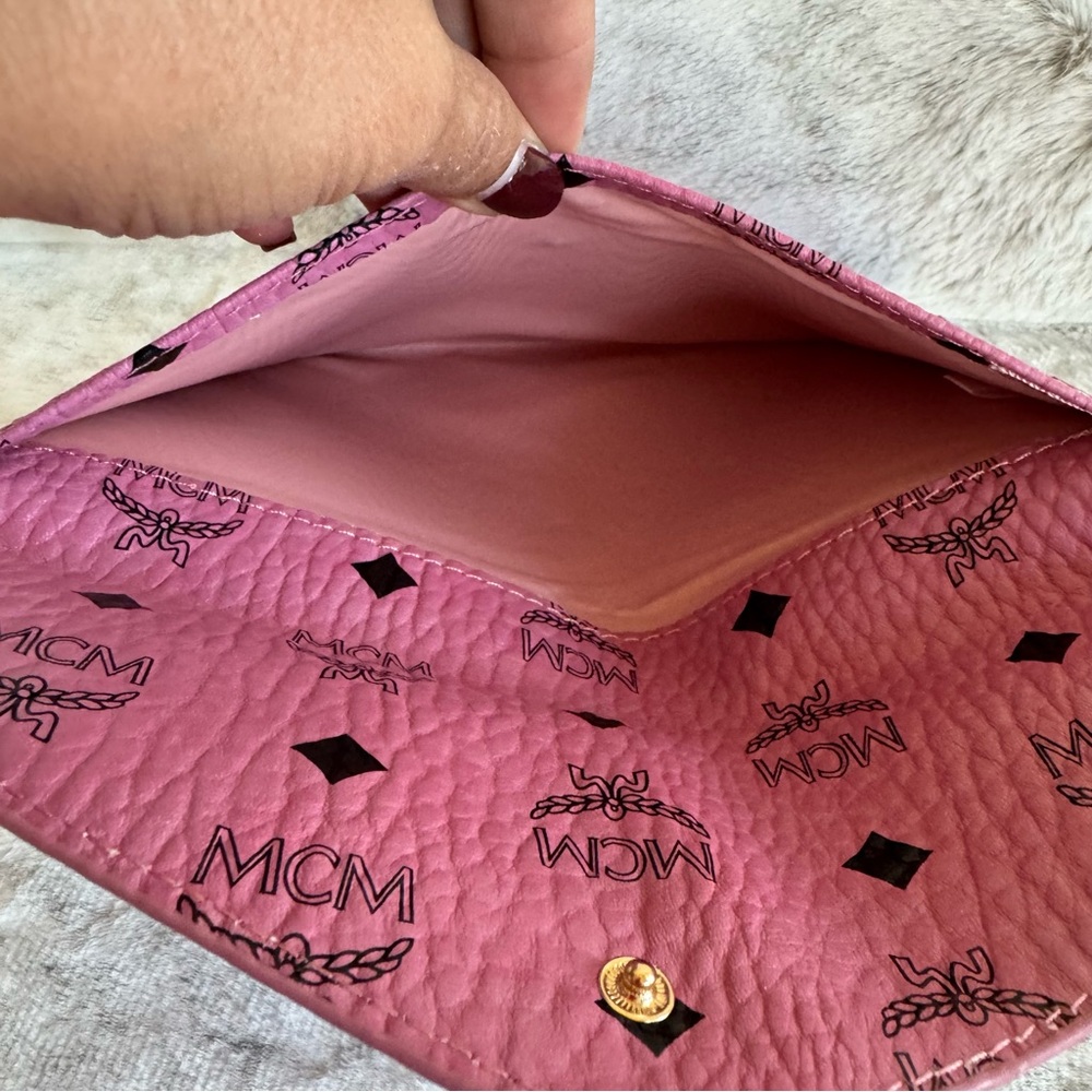 MCM GWP PINK Monogram Envelope Clutch P0266 - Picture 7 of 8